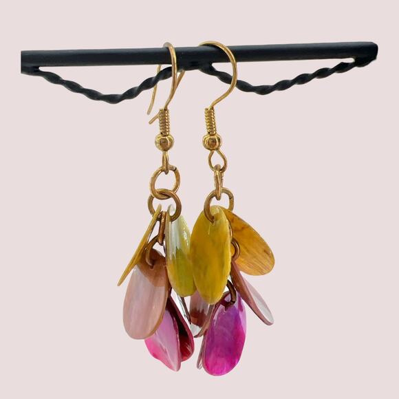 Gold Pink Ombré Seashell Dangle Earrings on Gold Tone Wires - Picture 1 of 4